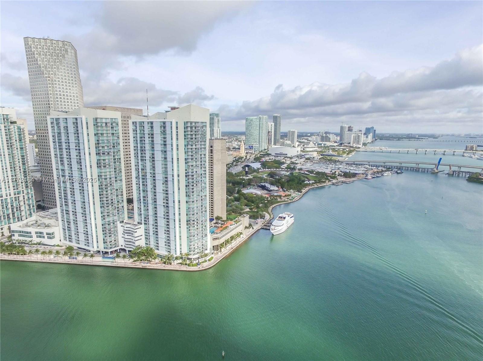 325 S Biscayne Blvd #1922, Miami FL 33131