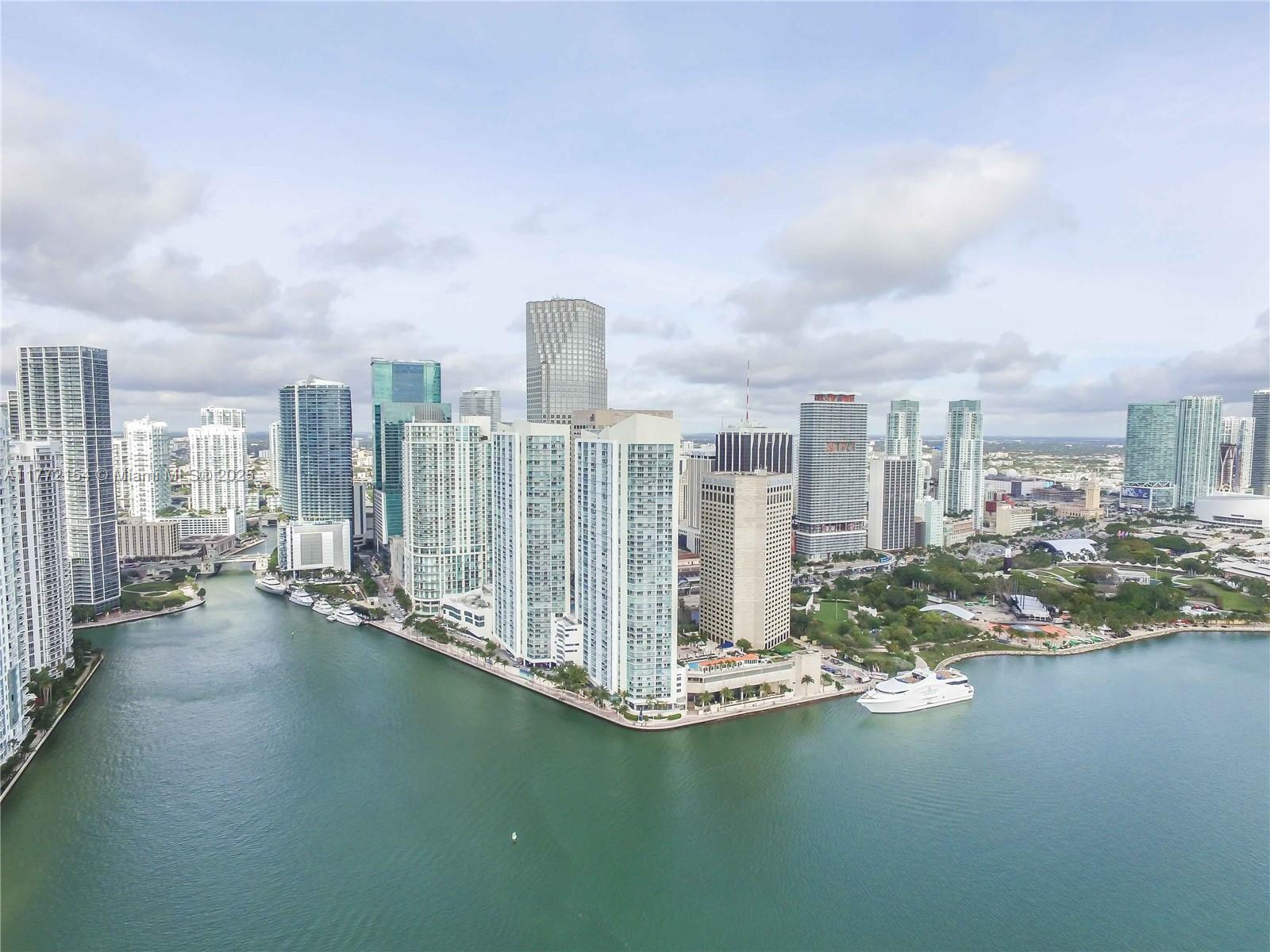 325 S Biscayne Blvd #1922, Miami FL 33131