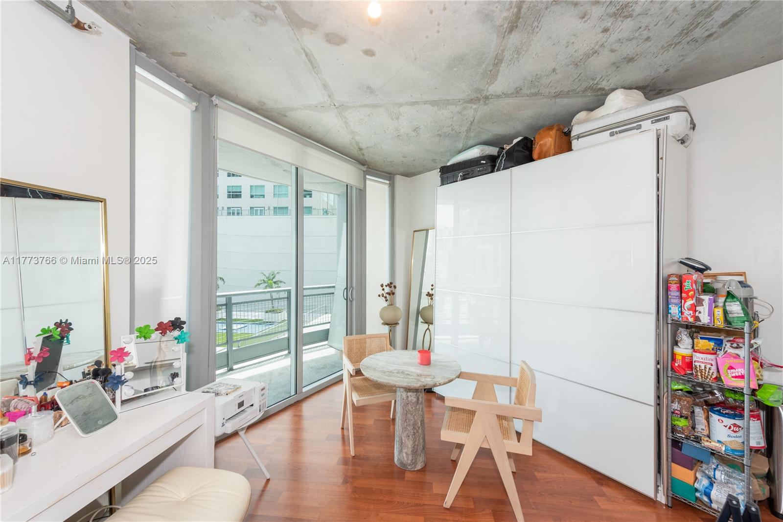 690 SW 1st CT #1034, Miami FL 33130