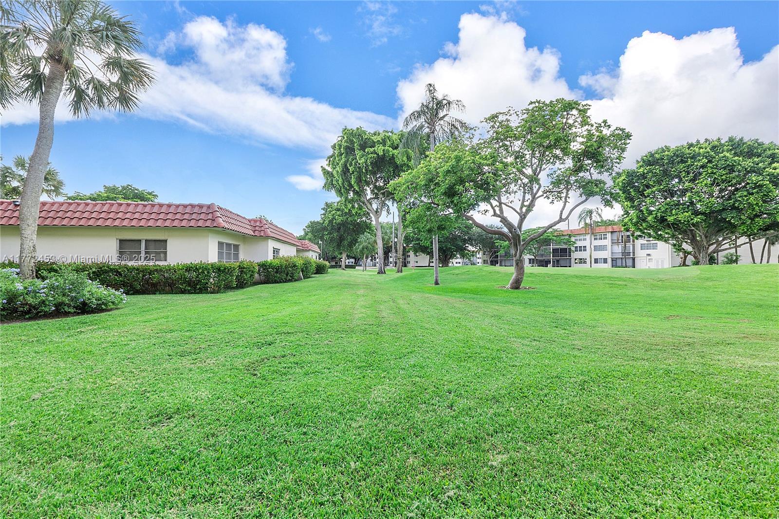 811 S Hollybrook Dr #108, Pembroke Pines, Florida image 14