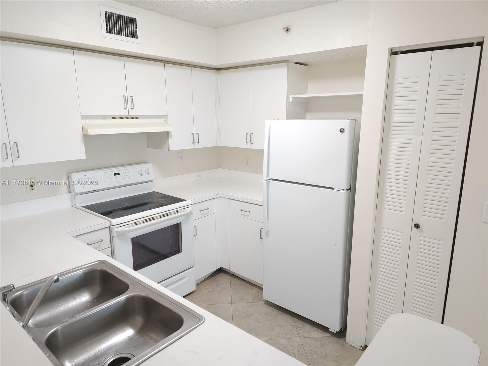 2011 Renaissance Blvd #205, Miramar, Florida image 11