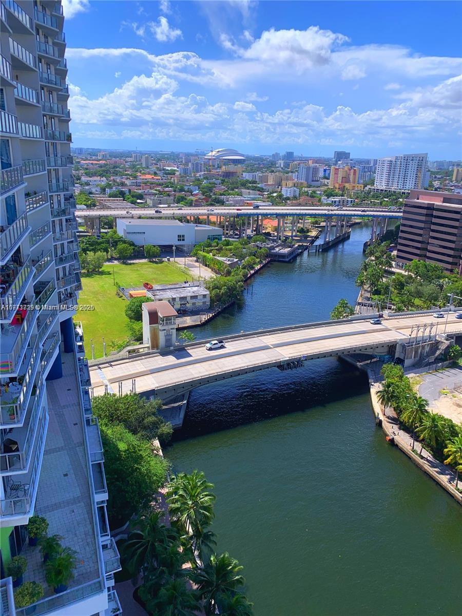 690 SW 1 CT #2317, Miami FL 33130