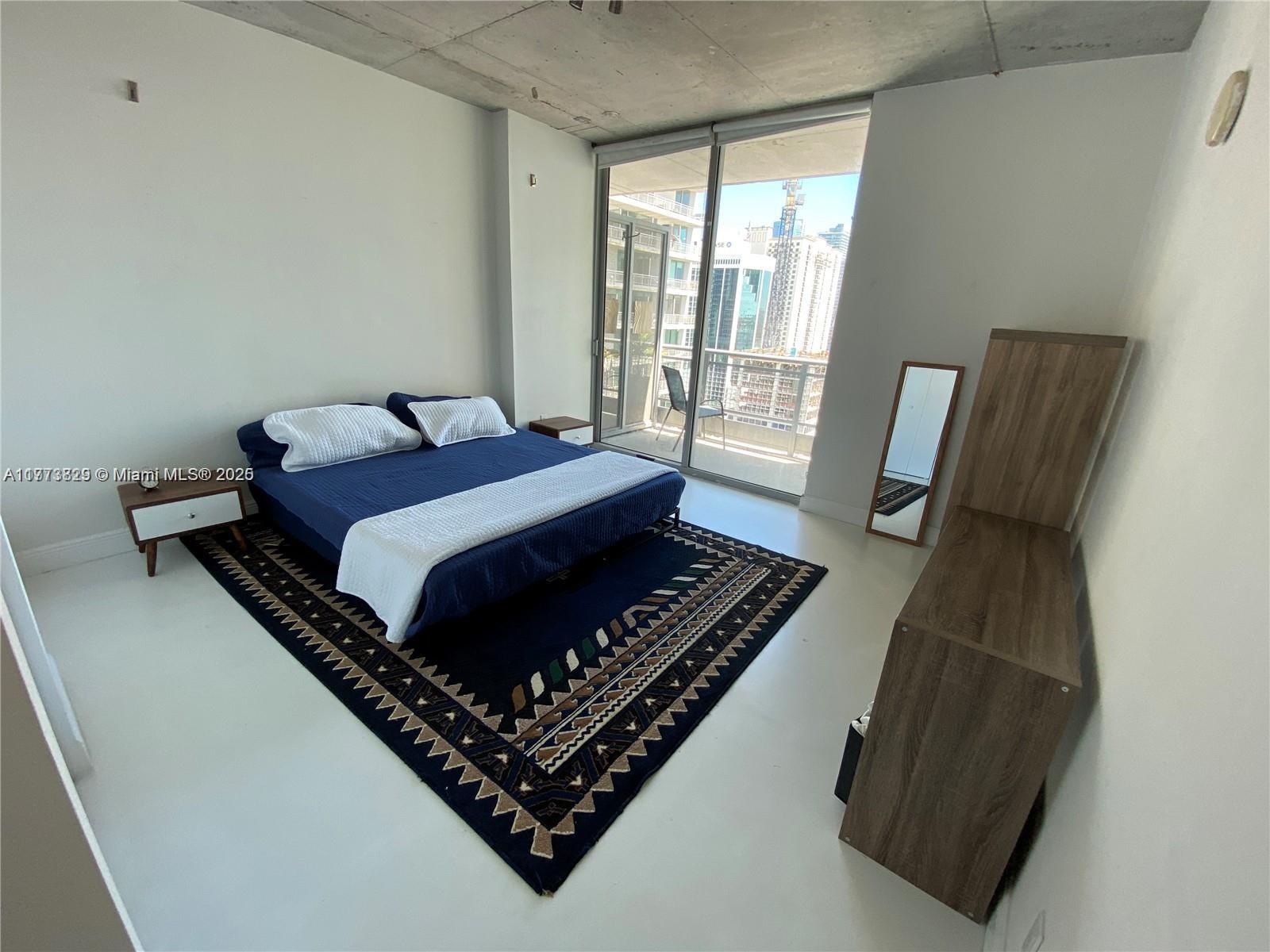 690 SW 1 CT #2317, Miami FL 33130