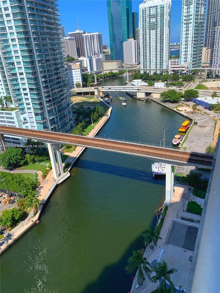 690 SW 1 CT #2317, Miami FL 33130