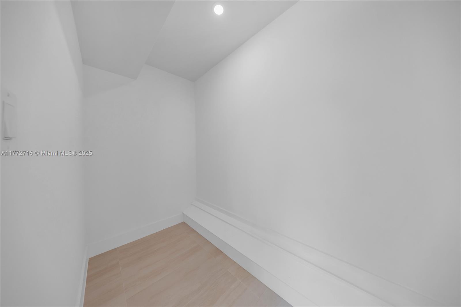 1121 Swan Ave, Miami Springs, Florida image 31