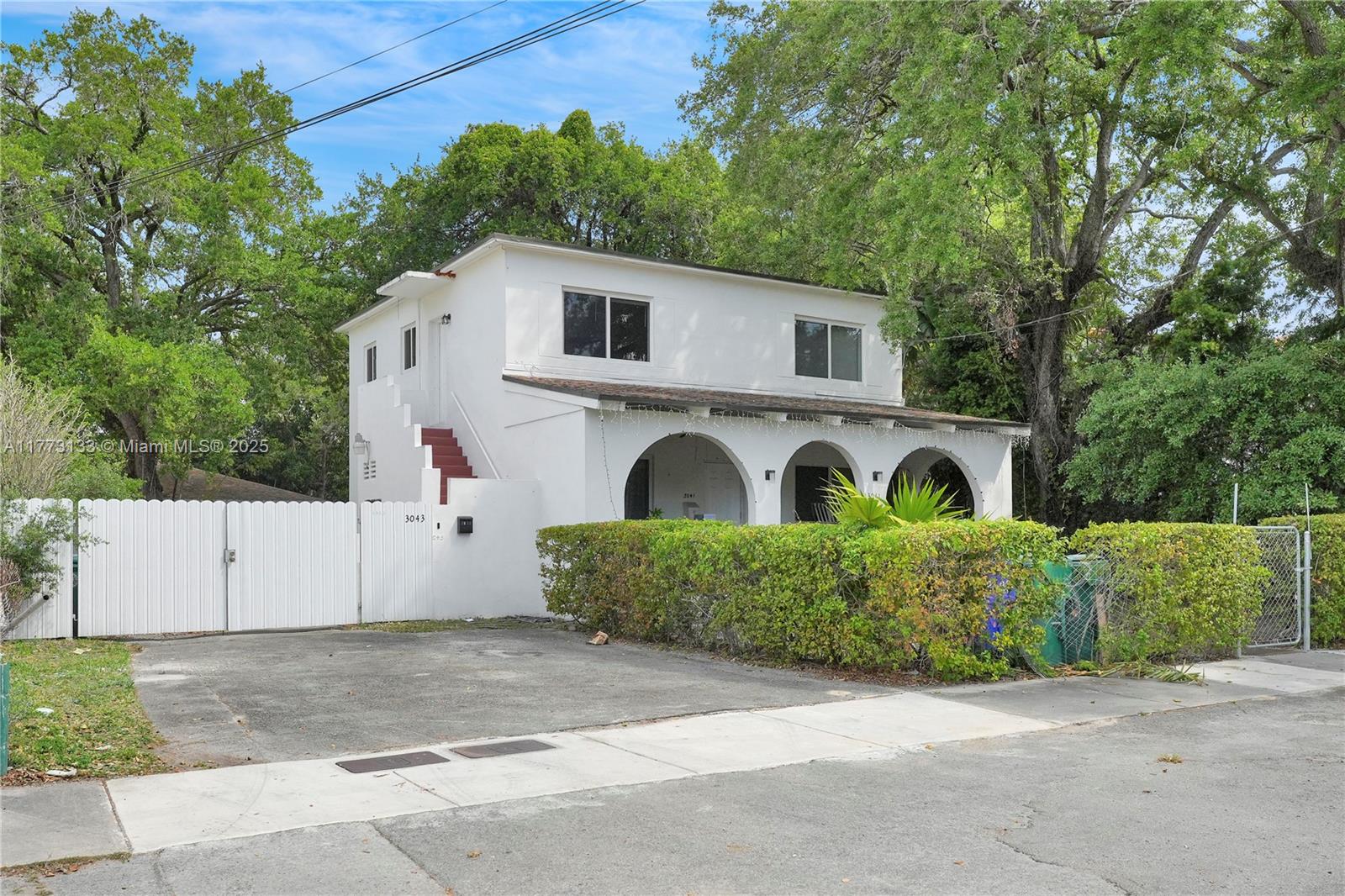 Property photo # 0