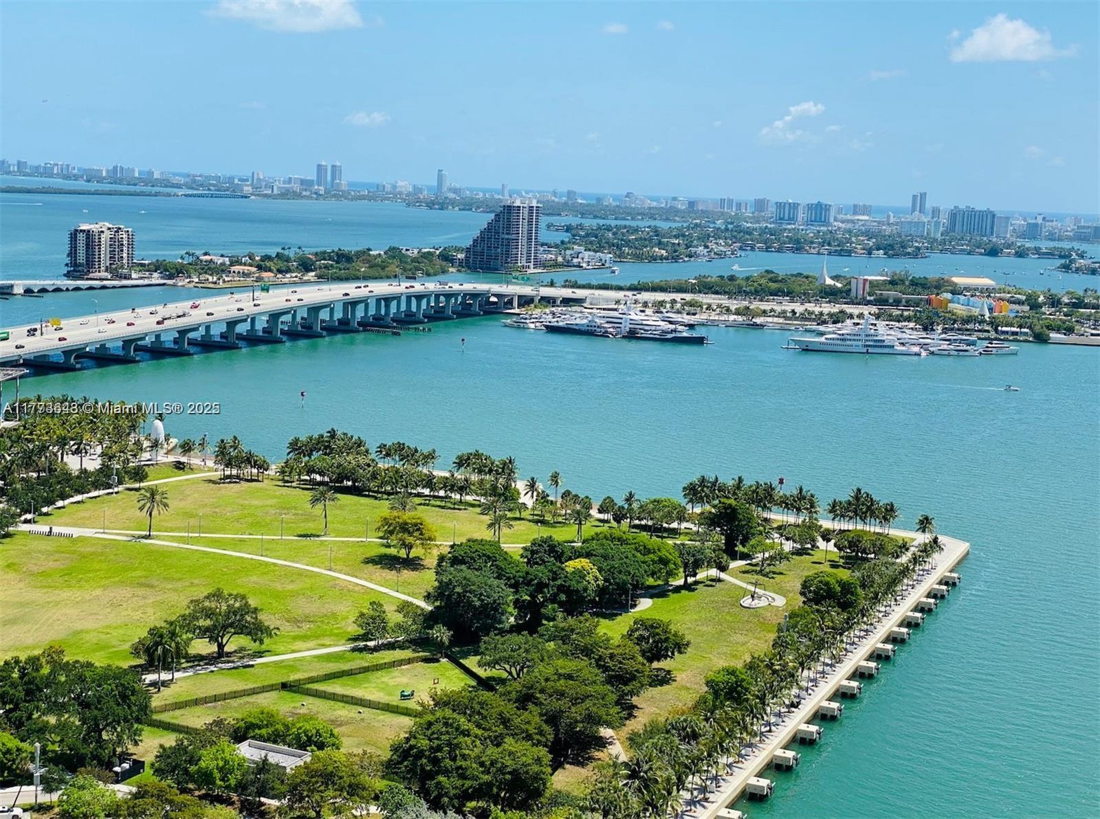 888 Biscayne Blvd #3910, Miami FL 33132