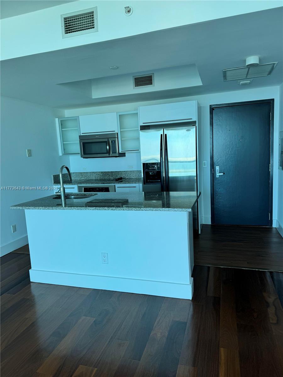 888 Biscayne Blvd #3910, Miami FL 33132