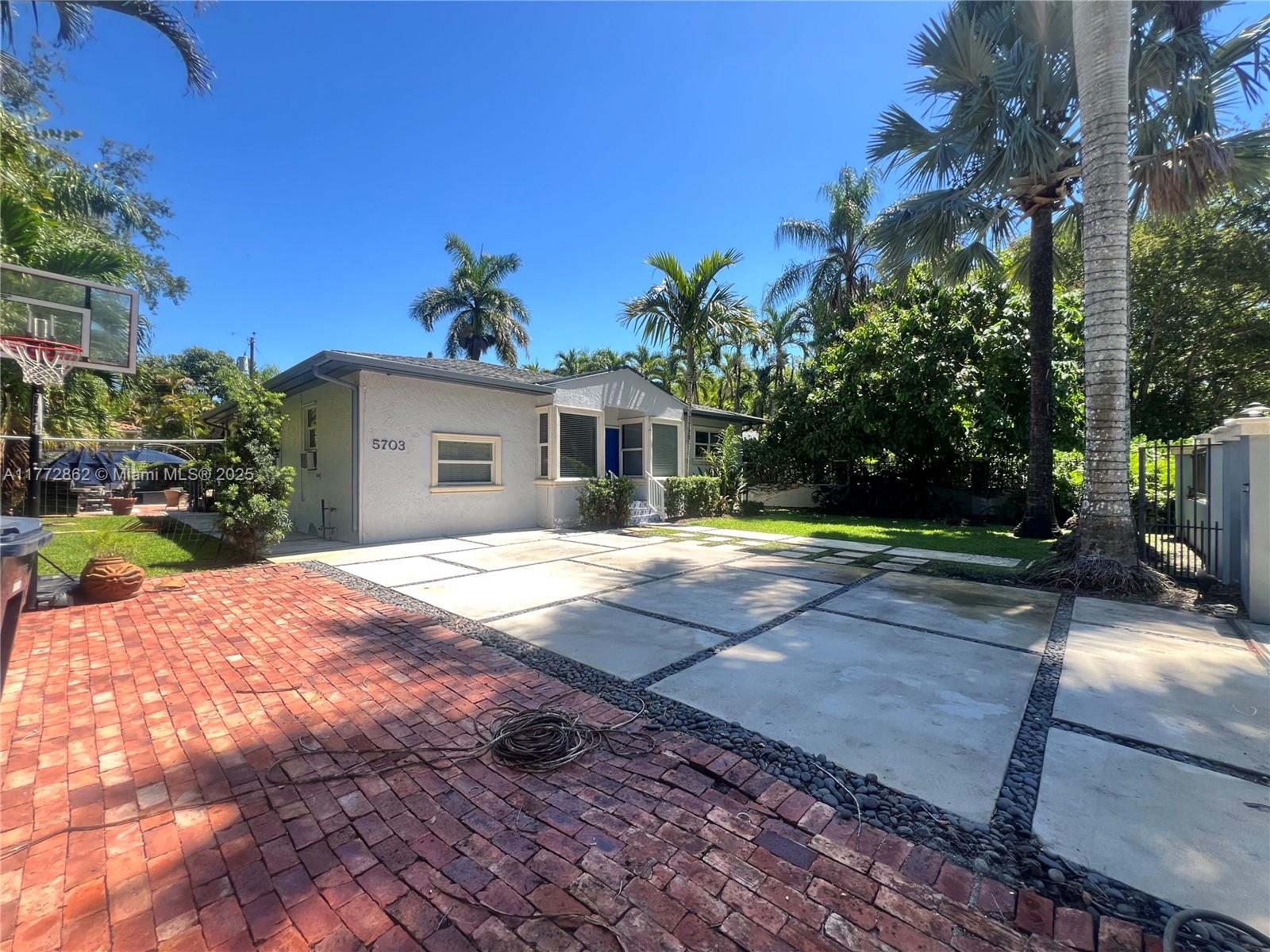 5703 SW 83rd St, South Miami, Florida image 4
