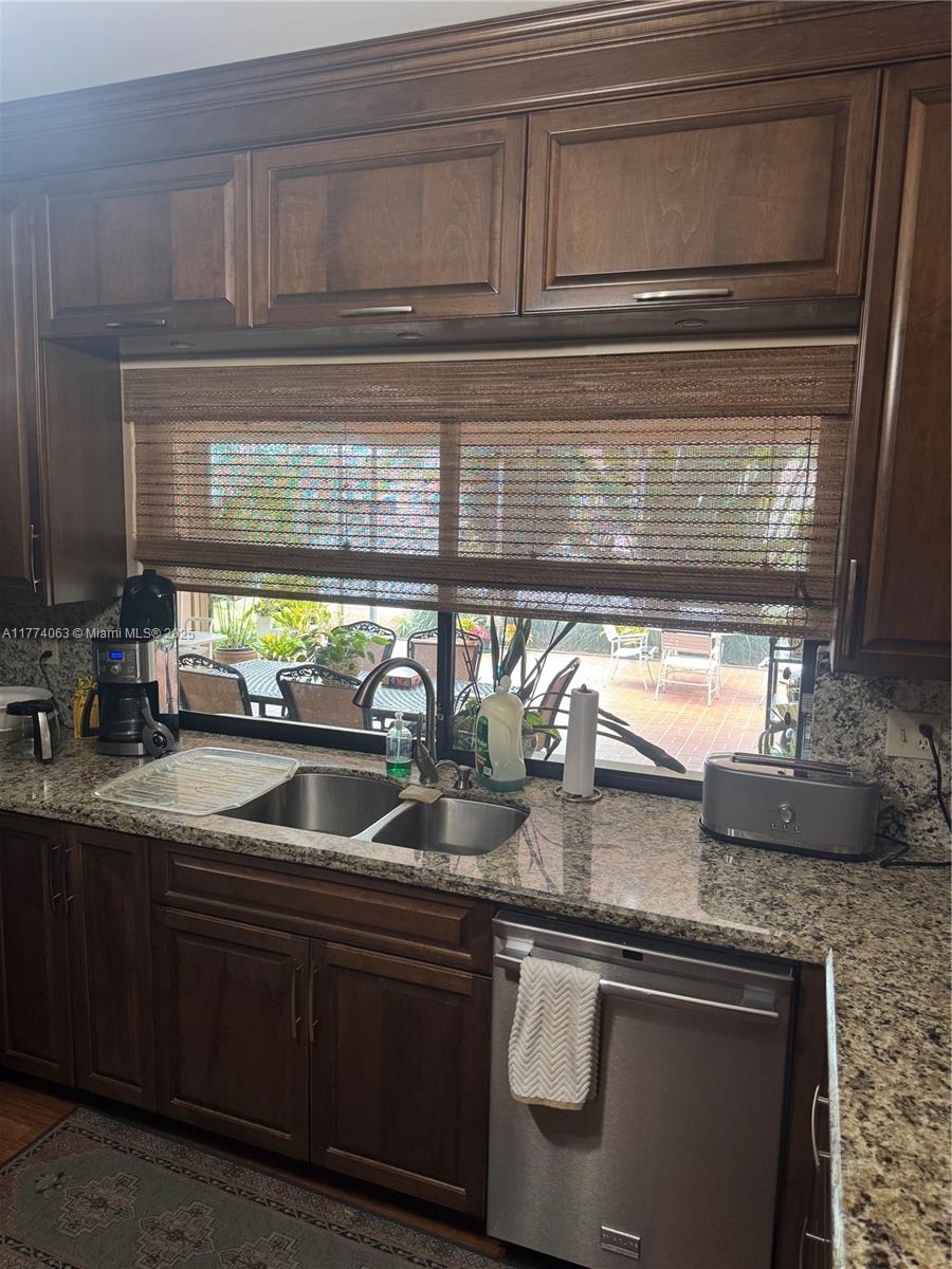 14679 Glencairn Rd, Miami Lakes, Florida image 10