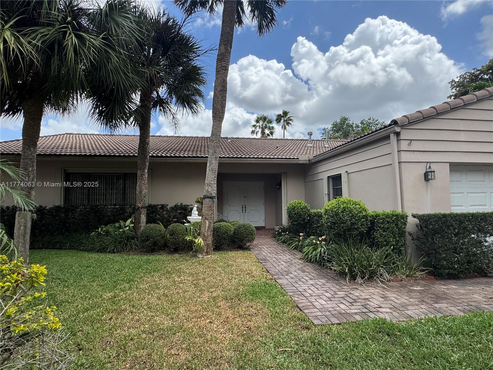 14679 Glencairn Rd, Miami Lakes, Florida image 33
