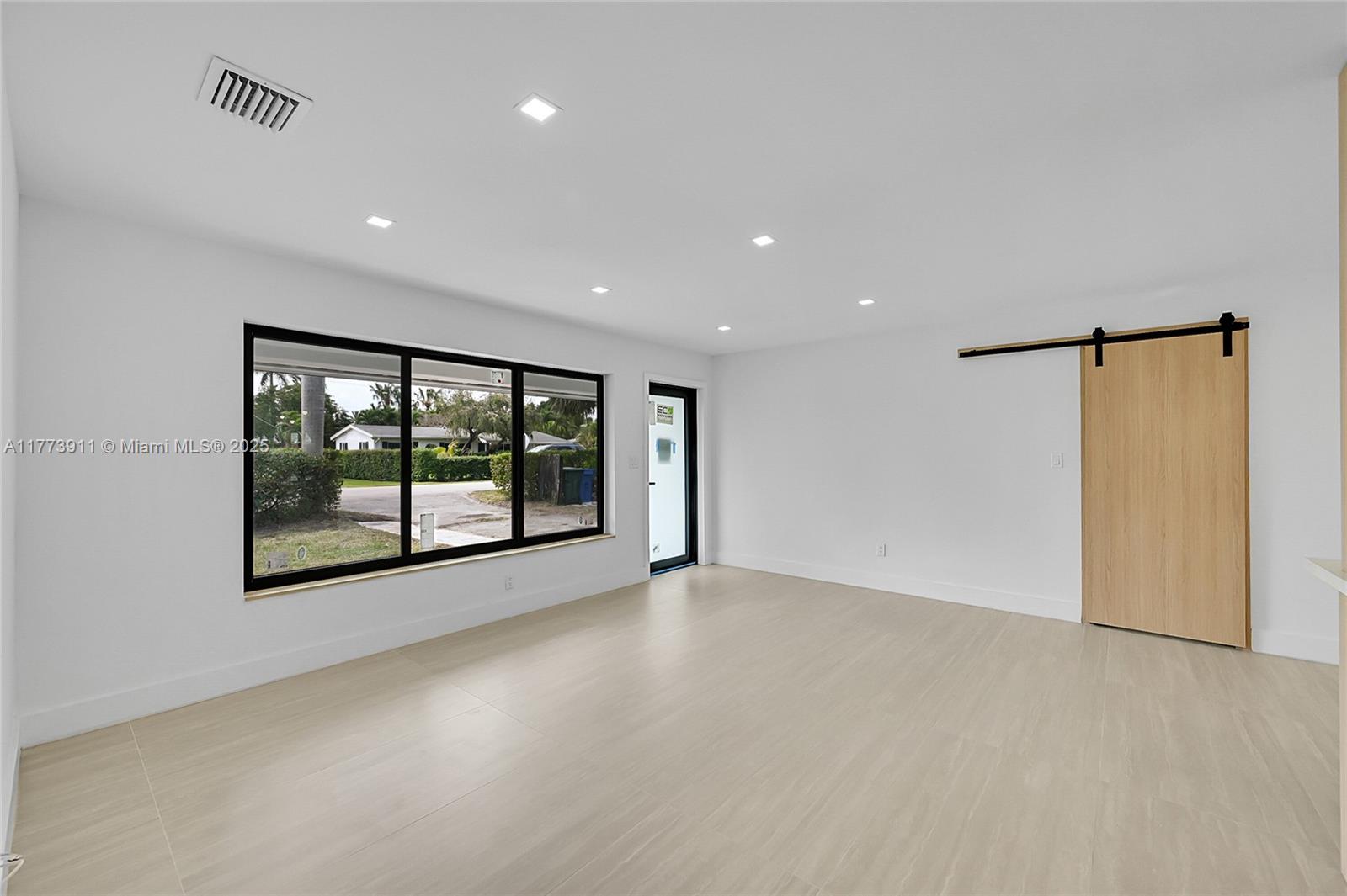 121 NW 35th St, Oakland Park, Florida image 4