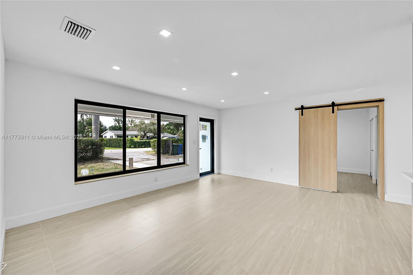 121 NW 35th St, Oakland Park, Florida image 5