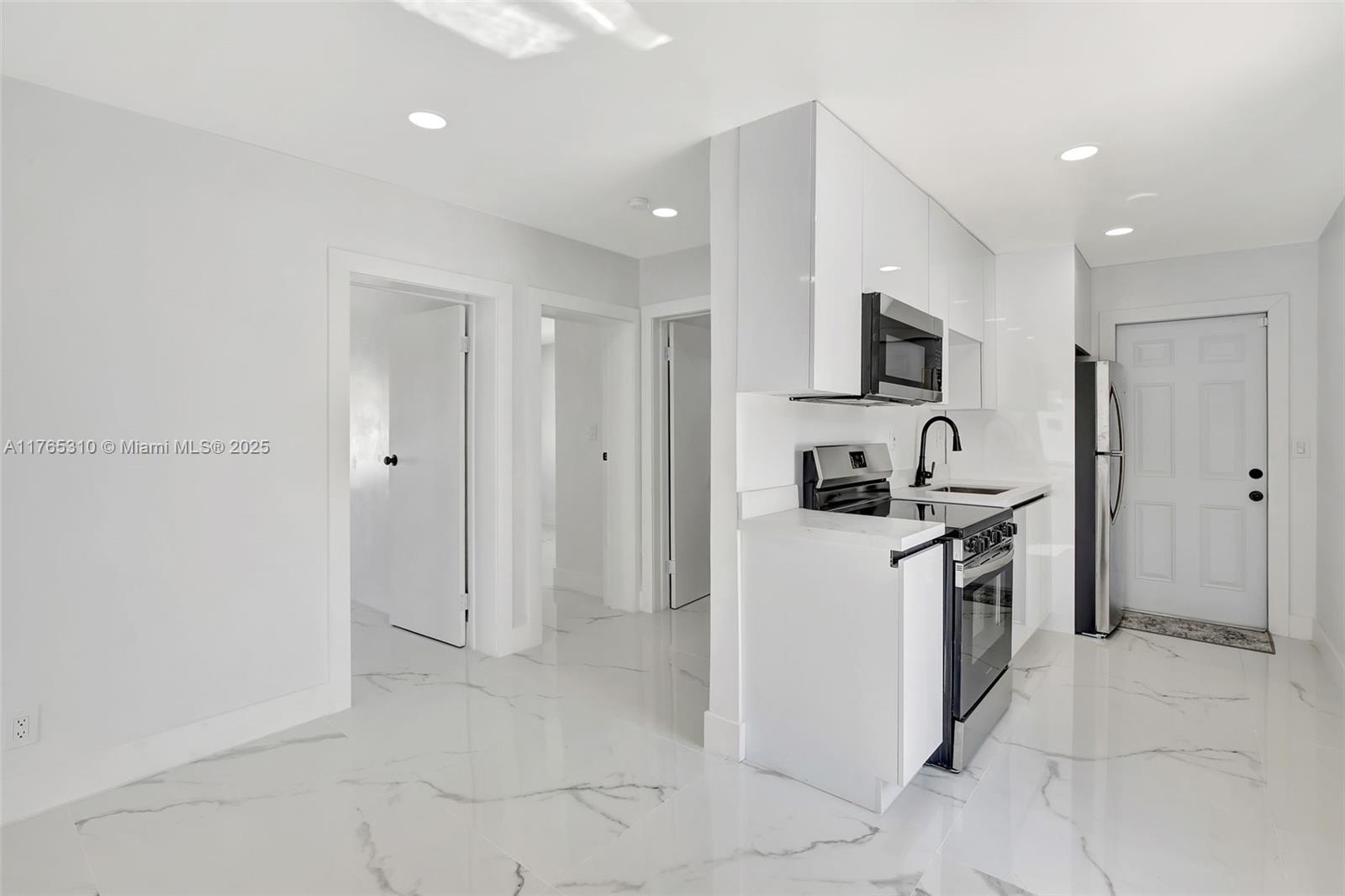 2720 NW 9th Pl, Fort Lauderdale, Florida image 6