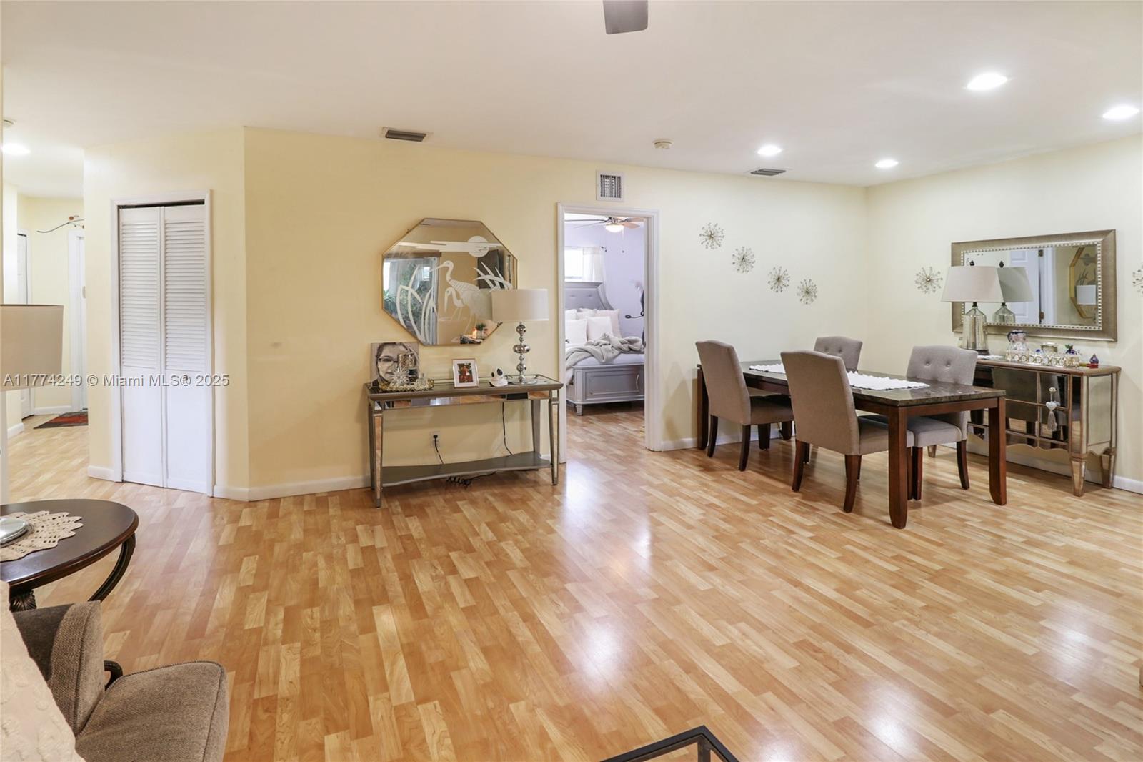 8004 Lagos De Campo Blvd #C-305, Tamarac, Florida image 6