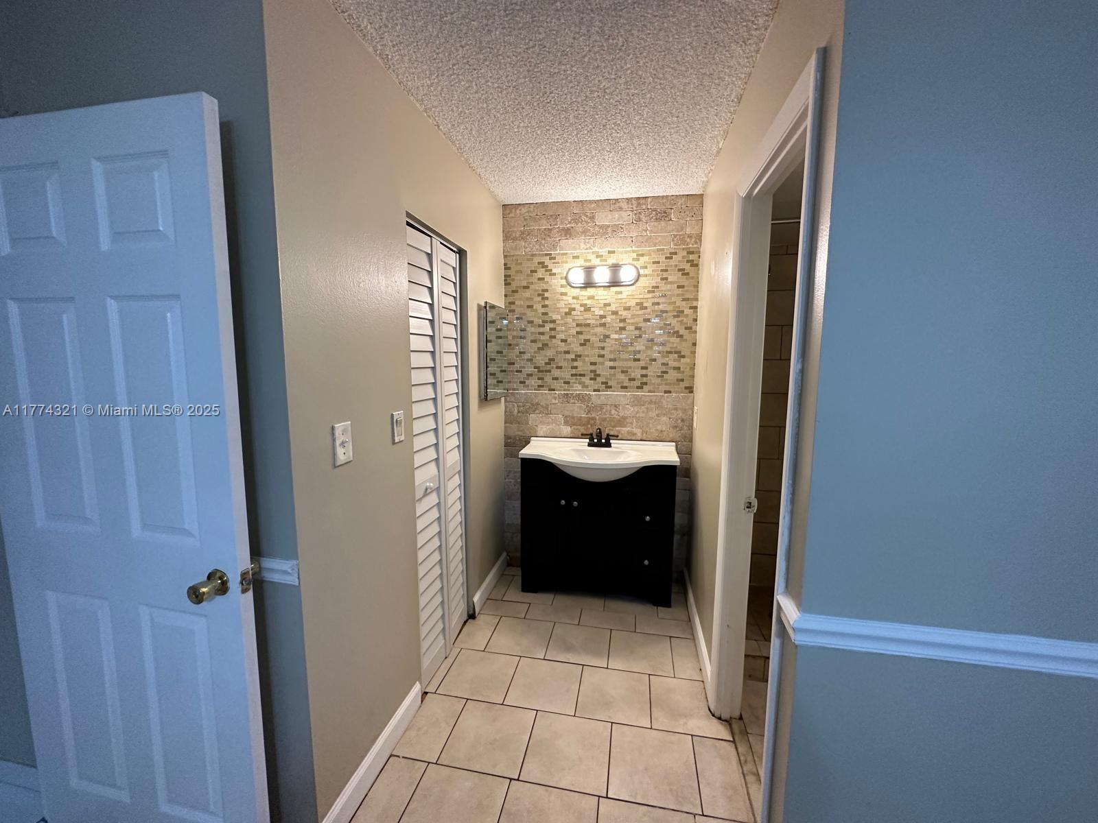Residential, Lauderhill, Florida image 25