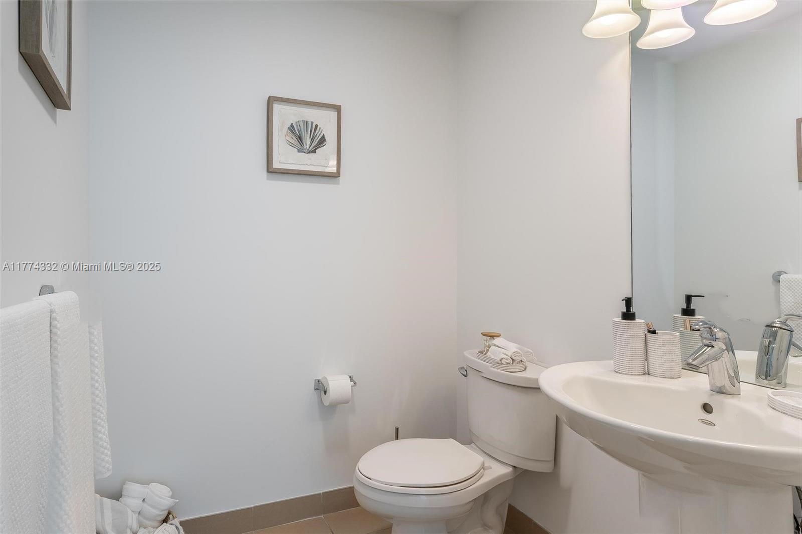 300 S Biscayne Blvd #T-3607, Miami FL 33131