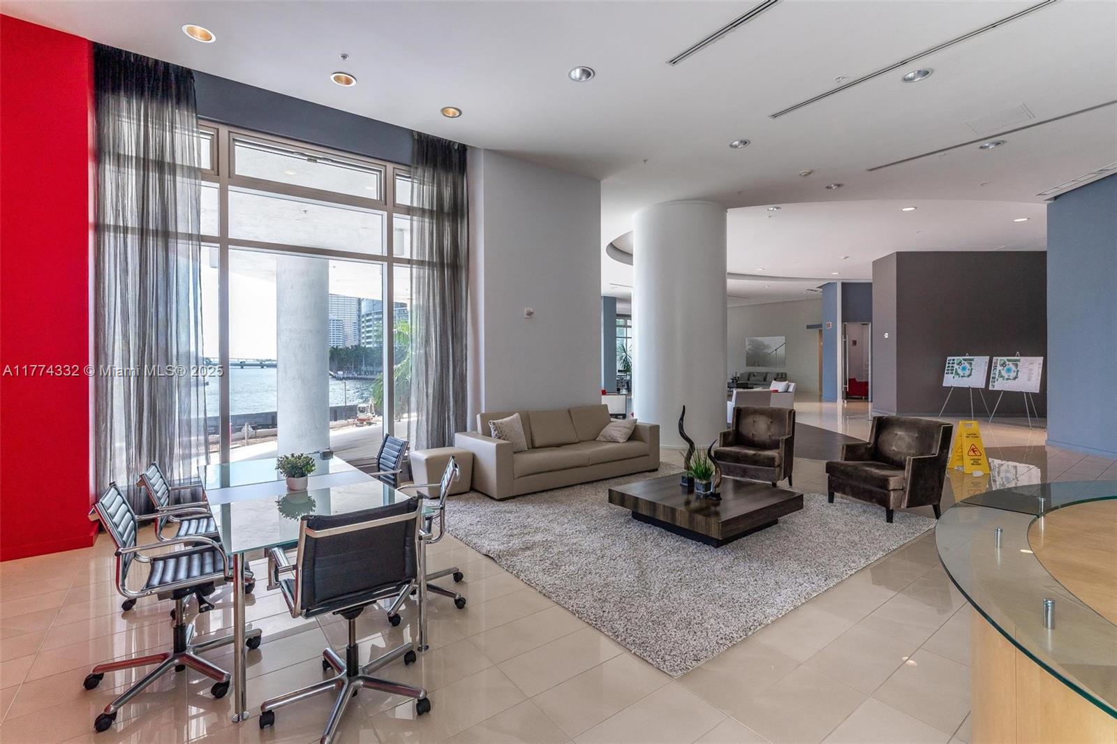 300 S Biscayne Blvd #T-3607, Miami FL 33131