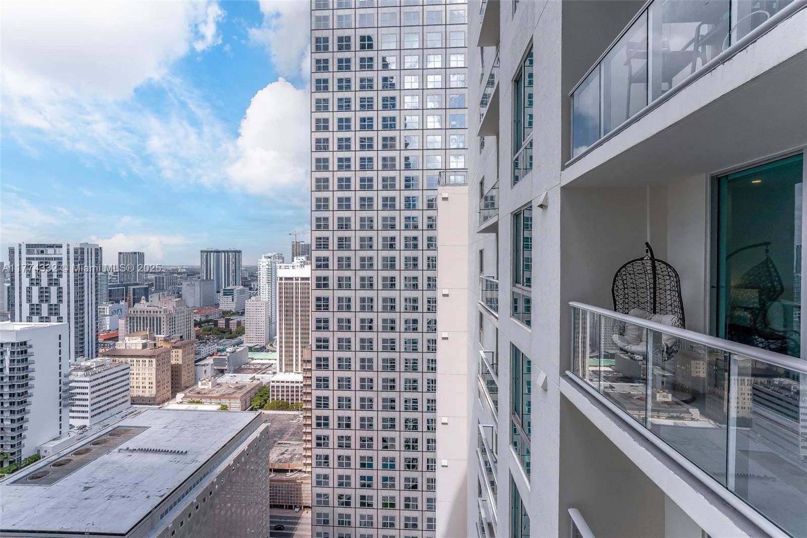 300 S Biscayne Blvd #T-3607, Miami FL 33131
