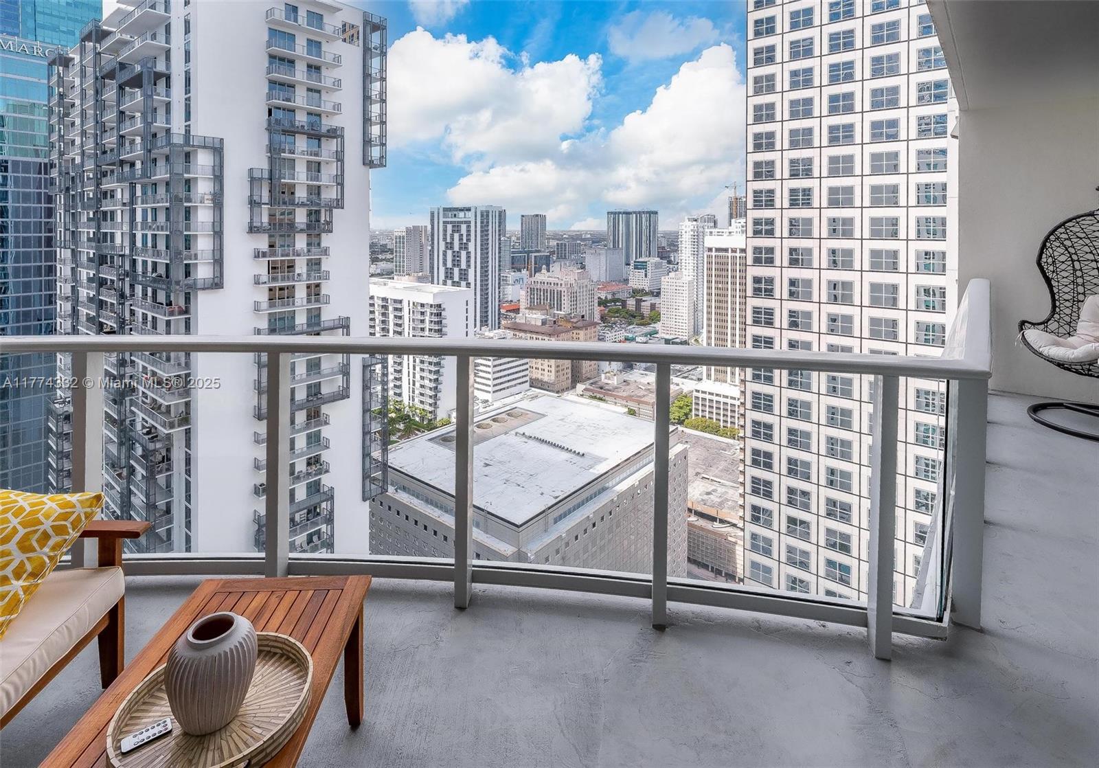 300 S Biscayne Blvd #T-3607, Miami FL 33131