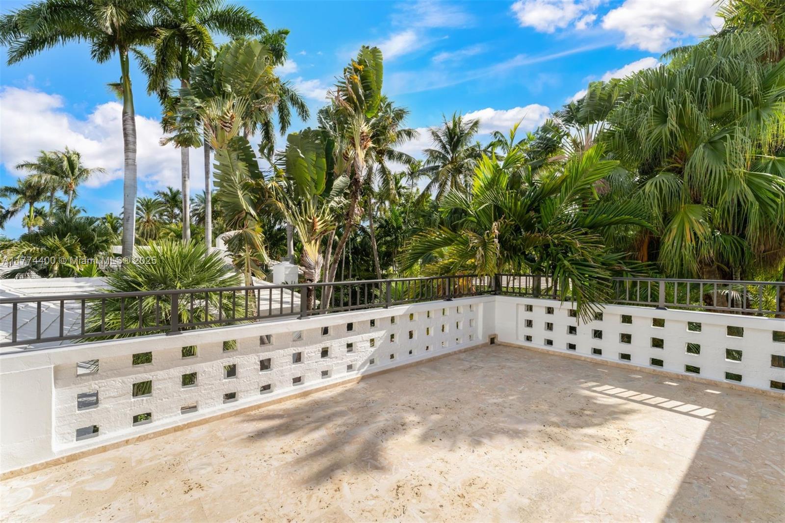 6675 Roxbury Ln, Miami Beach, Florida image 12