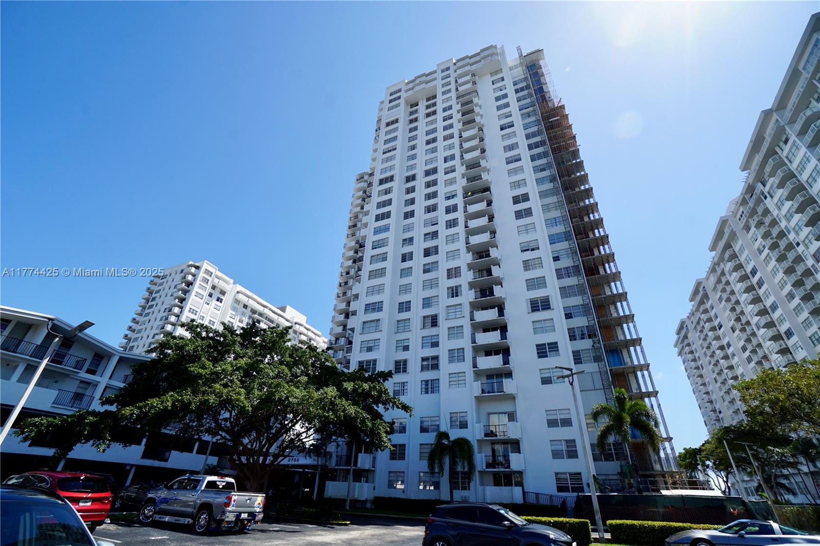 2750 NE 183rd St #2304, Aventura, Florida image 1