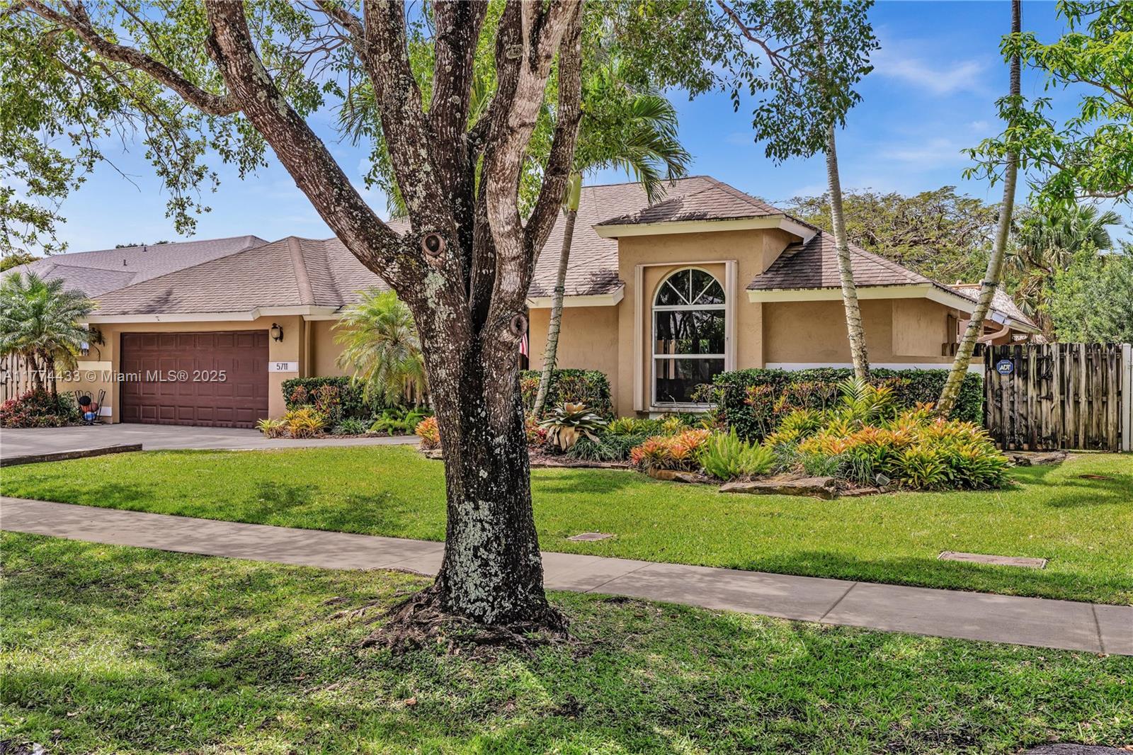 5711 SW 88th Ter, Cooper City, Florida image 2