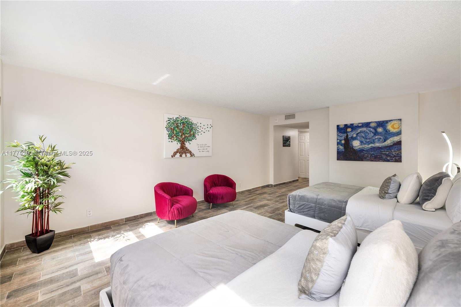 Listing Photo 17