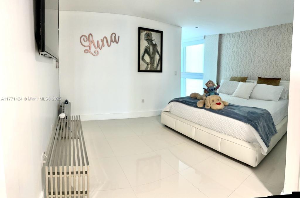 2950 NE 188th St #104, Aventura FL 33180