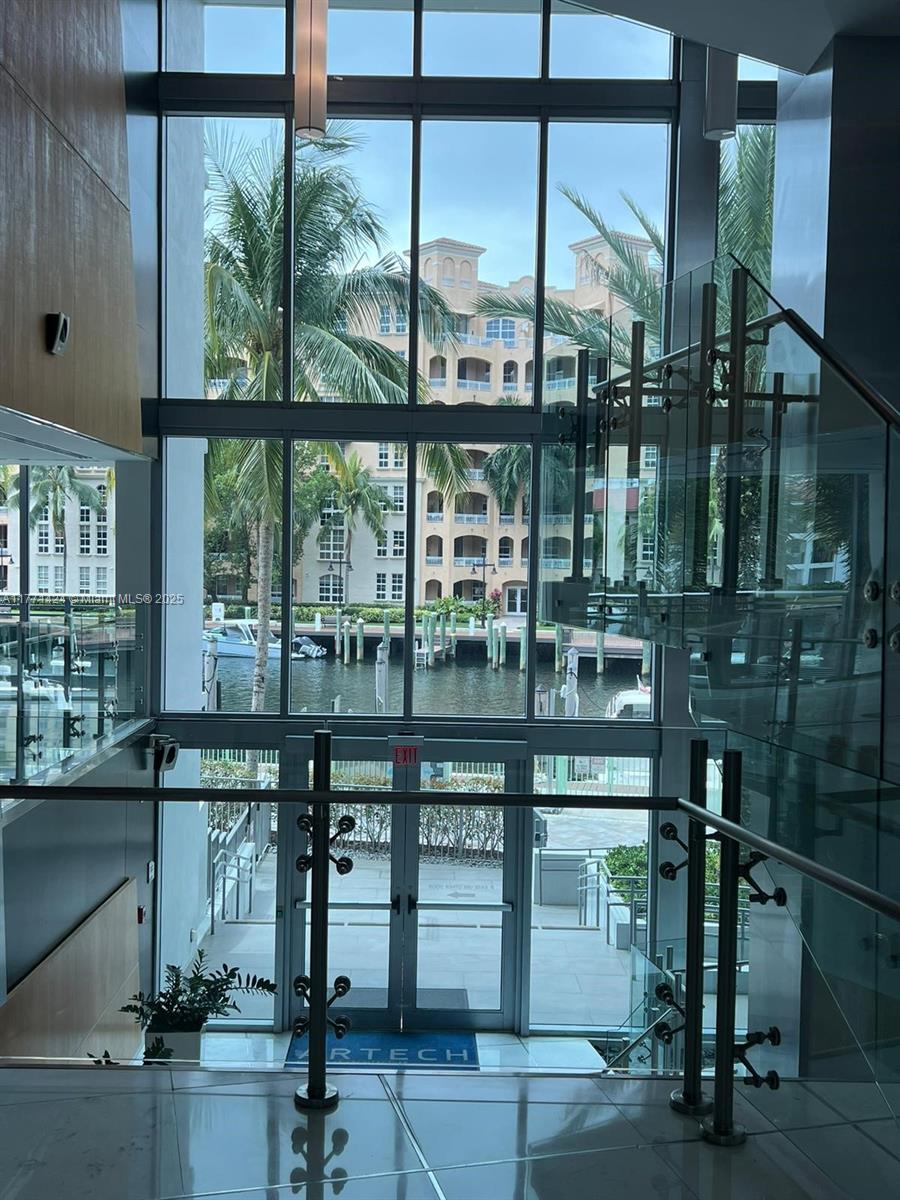2950 NE 188th St #104, Aventura FL 33180