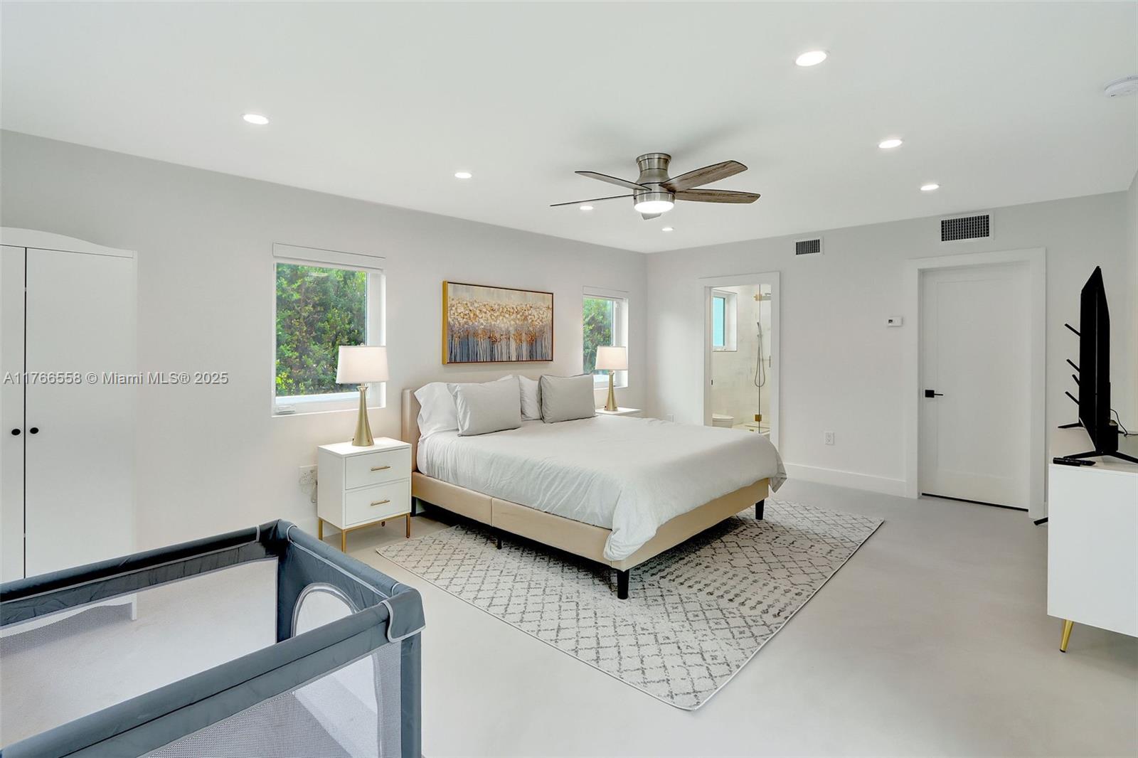 646 NE 114th St, Biscayne Park, Florida image 28