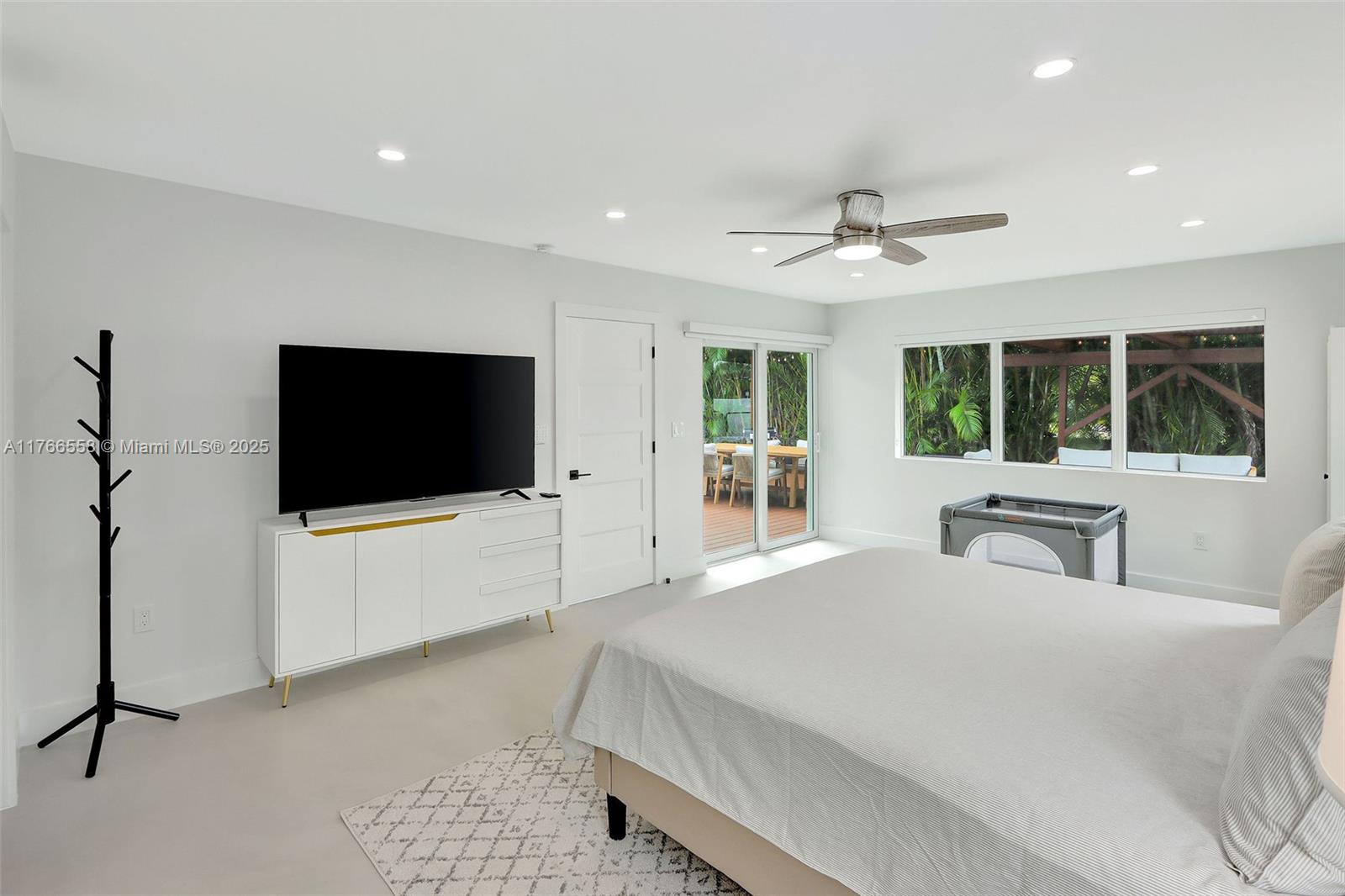 646 NE 114th St, Biscayne Park, Florida image 5