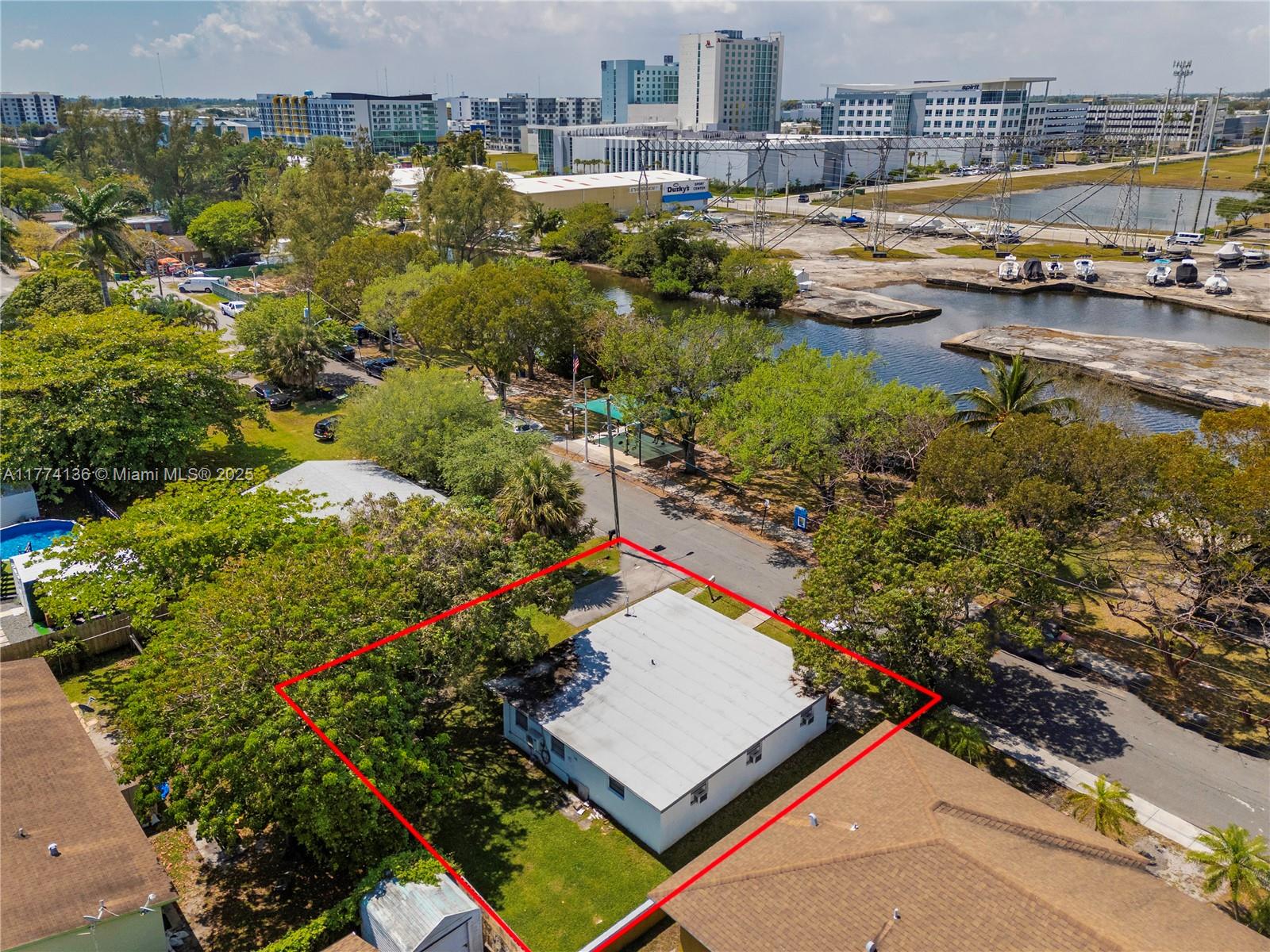 250 NW 14th Way, Dania Beach, Florida image 31