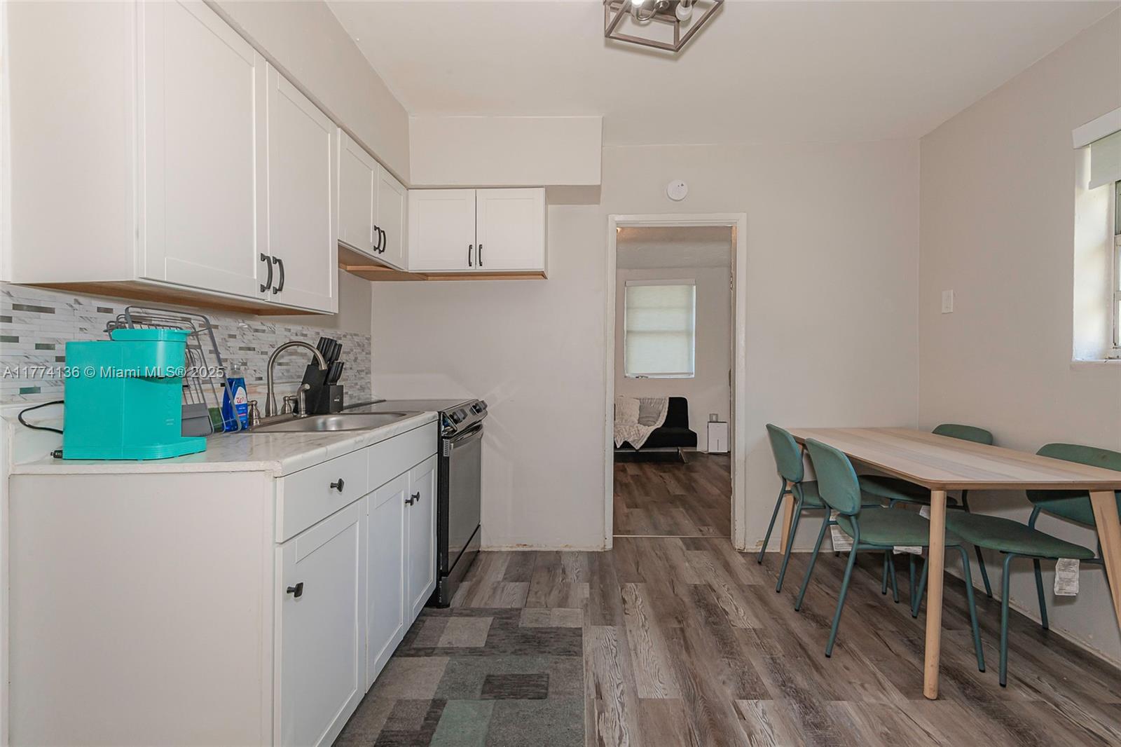 250 NW 14th Way, Dania Beach, Florida image 5