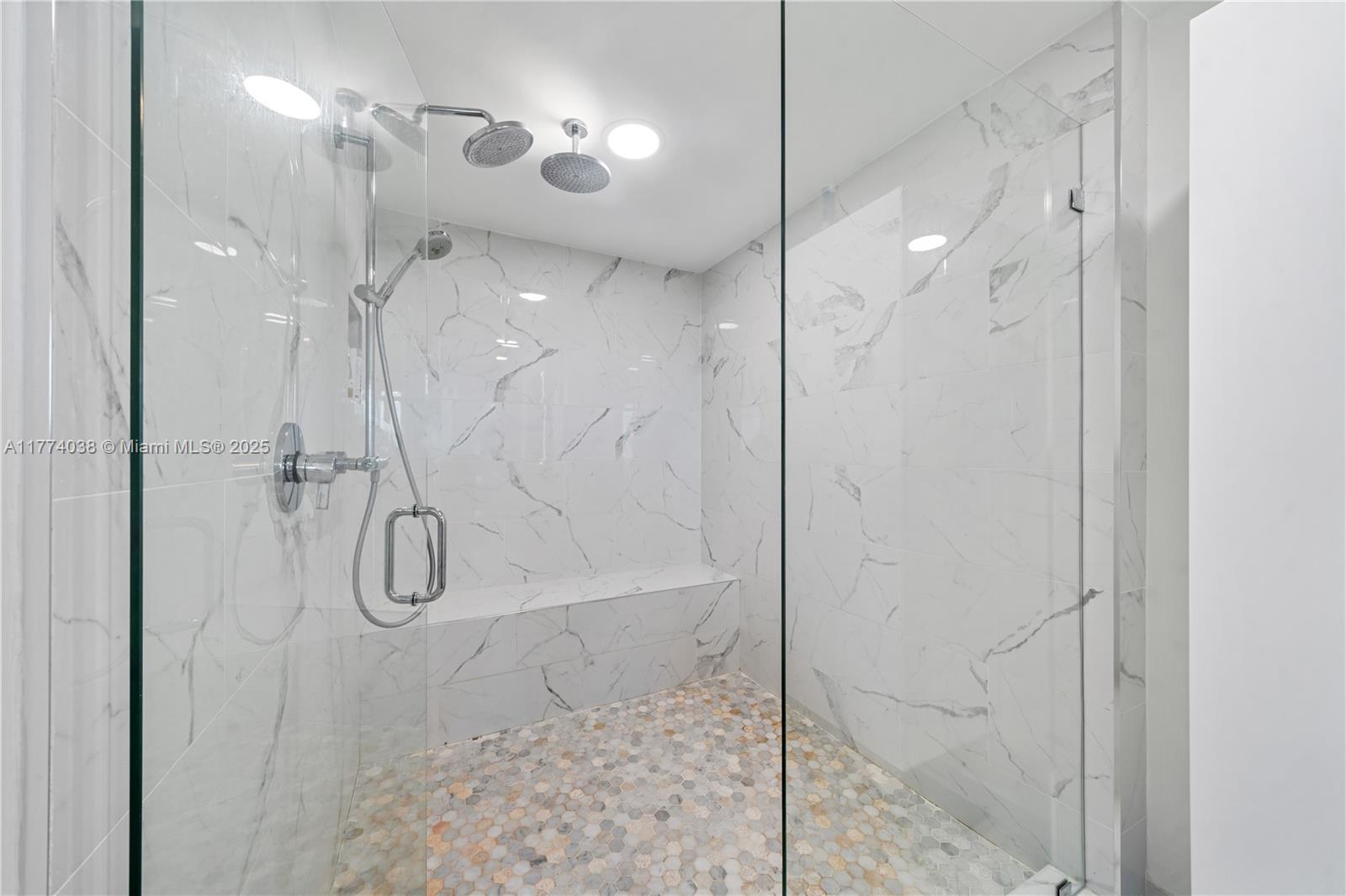888 Biscayne Blvd #910, Miami FL 33132