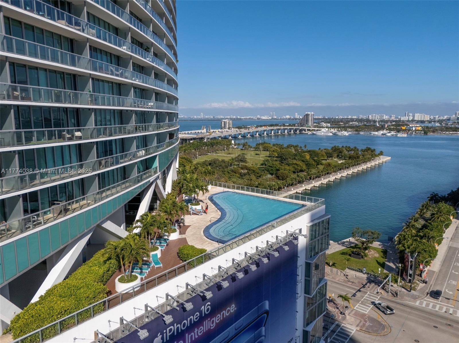 888 Biscayne Blvd #910, Miami FL 33132