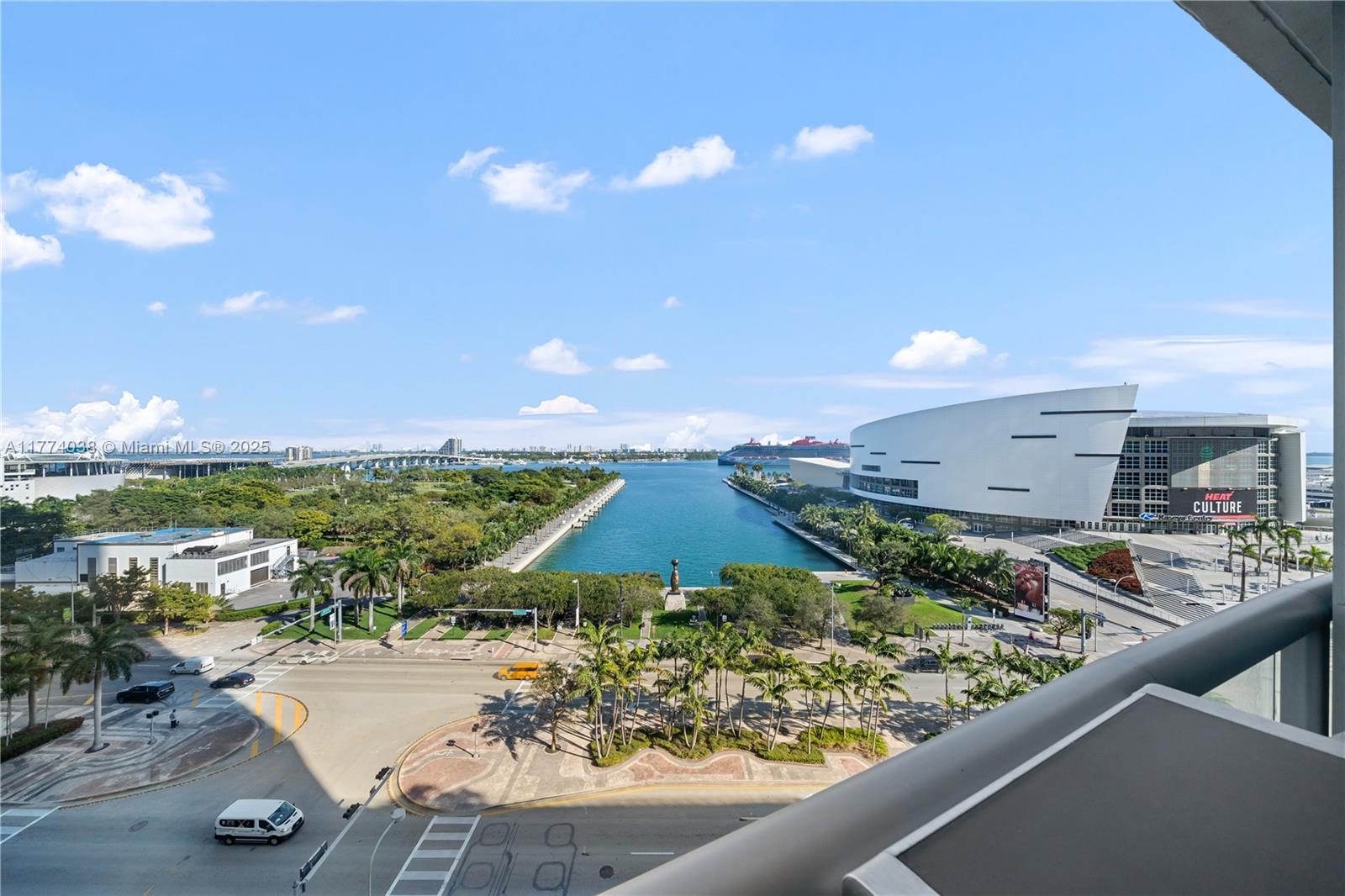 888 Biscayne Blvd #910, Miami FL 33132
