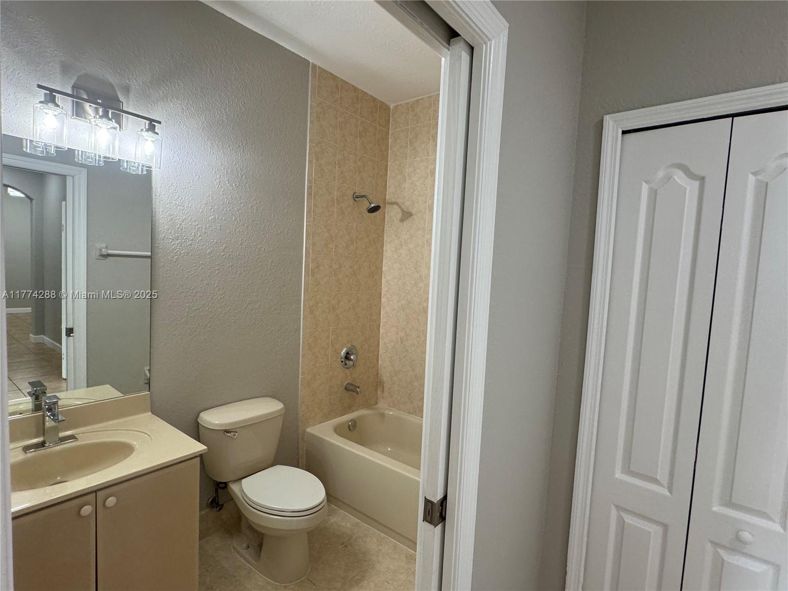 1661 SE 29th Ct #108, Homestead, Florida image 12