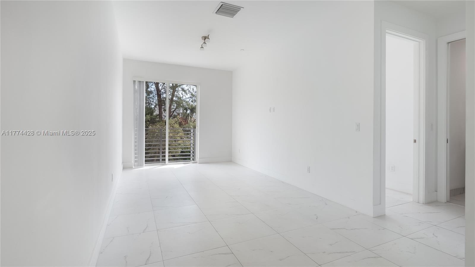 1044 NE 18 #103, Fort Lauderdale, Florida image 24