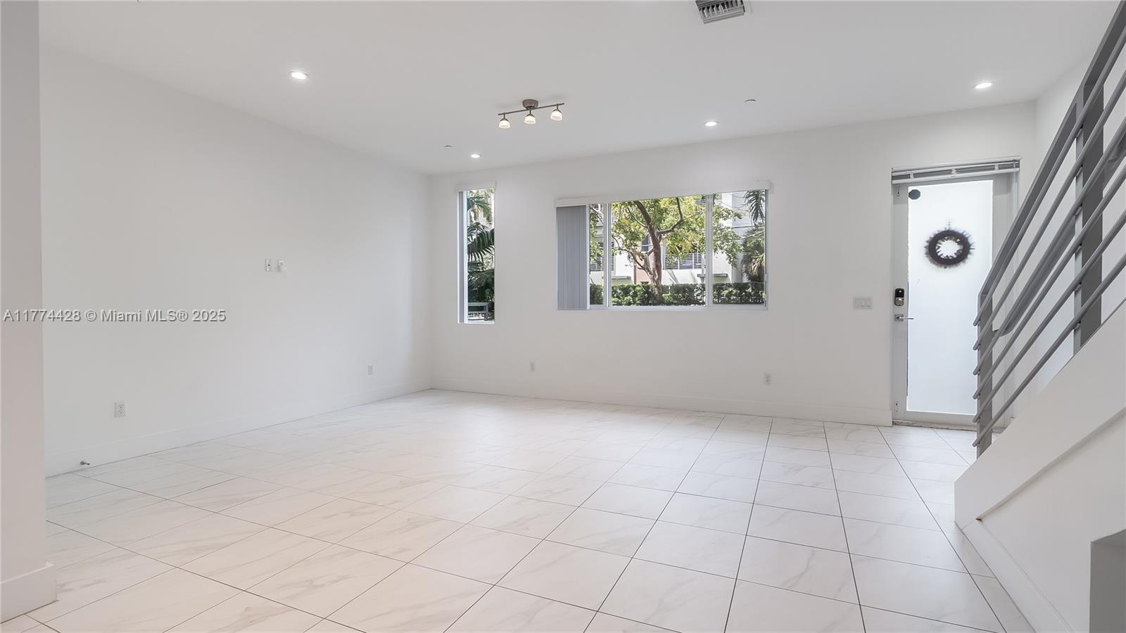 1044 NE 18 #103, Fort Lauderdale, Florida image 5