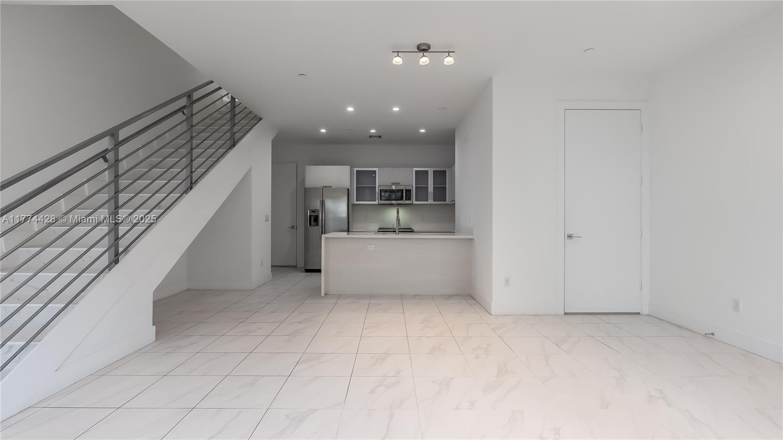 1044 NE 18 #103, Fort Lauderdale, Florida image 6