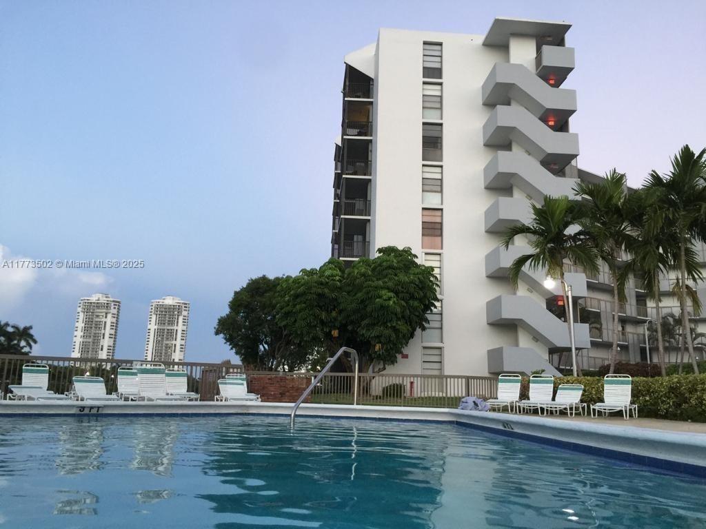 3475 N Country Club Dr #609, Aventura, Florida image 18