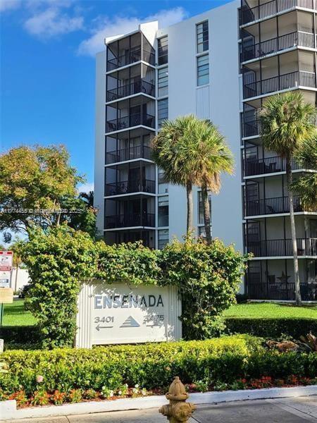 3475 N Country Club Dr #701, Aventura, Florida image 1