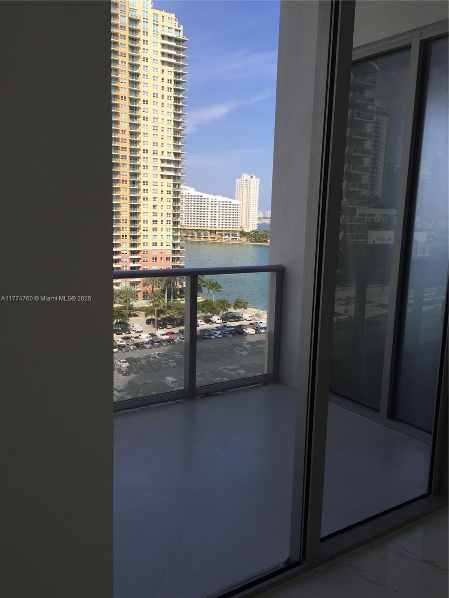 1300 BRICKELL BAY DR #1210, Miami FL 33131