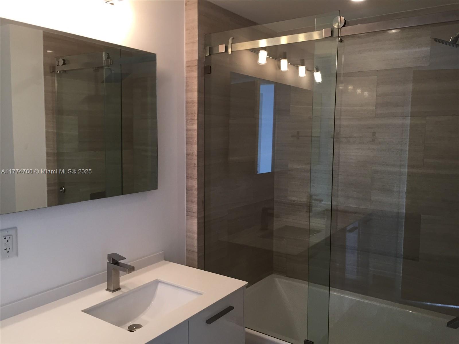 1300 BRICKELL BAY DR #1210, Miami FL 33131