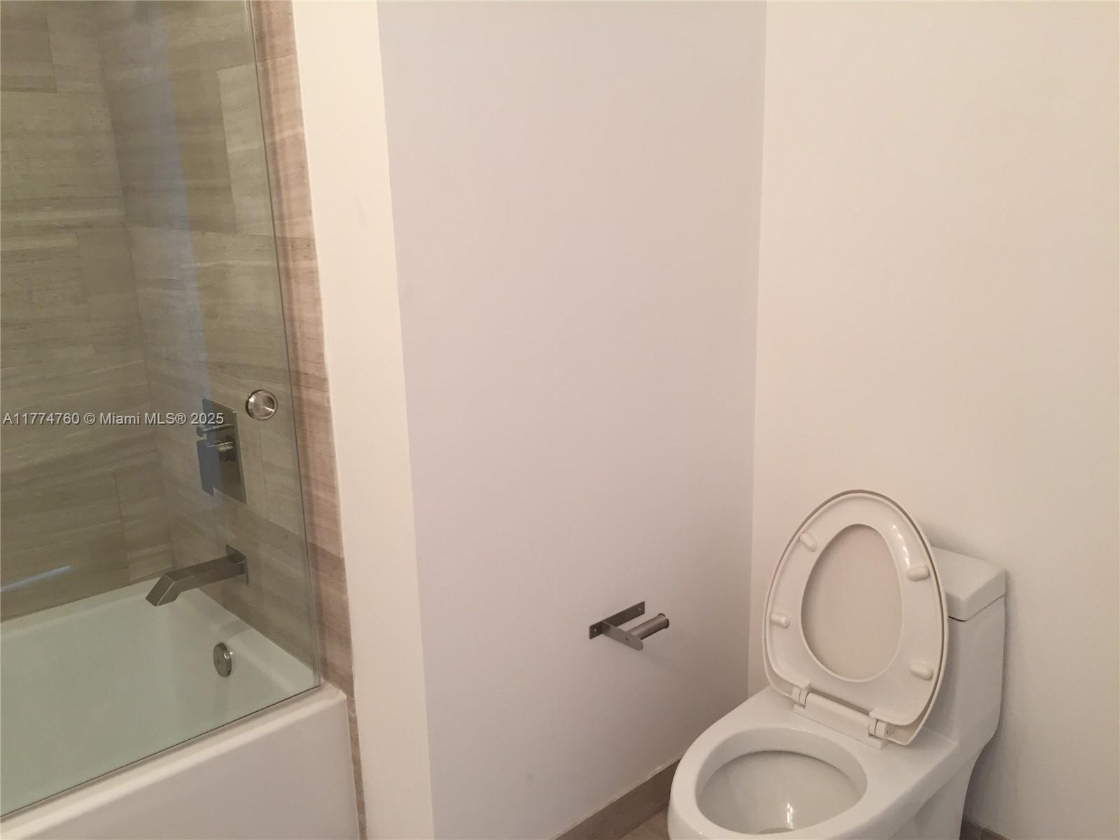 1300 BRICKELL BAY DR #1210, Miami FL 33131