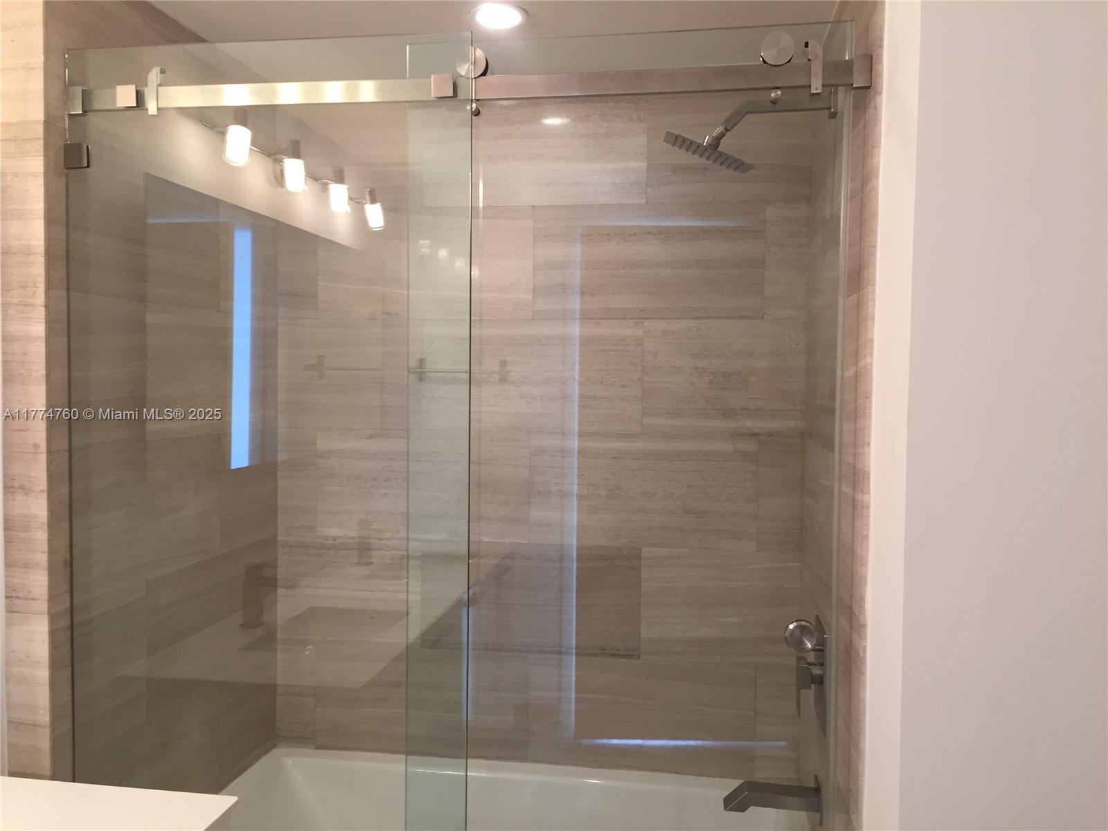 1300 BRICKELL BAY DR #1210, Miami FL 33131