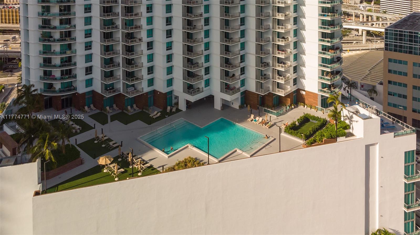 350 S Miami Ave #1614, Miami FL 33130