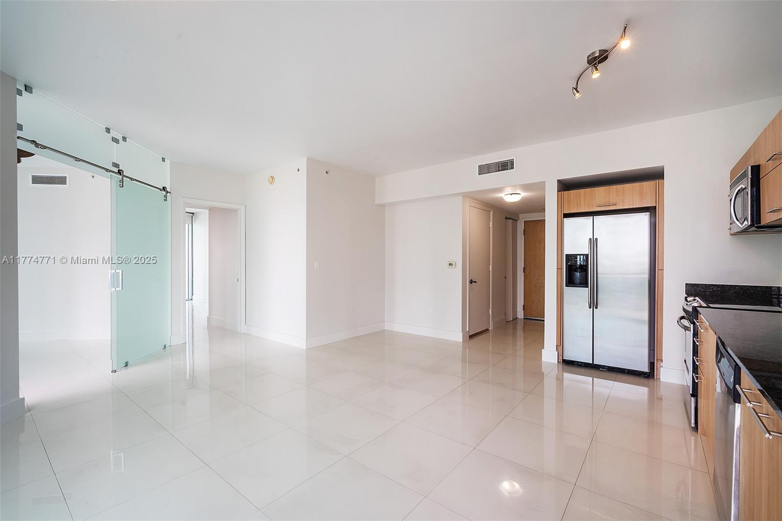 350 S Miami Ave #1614, Miami FL 33130