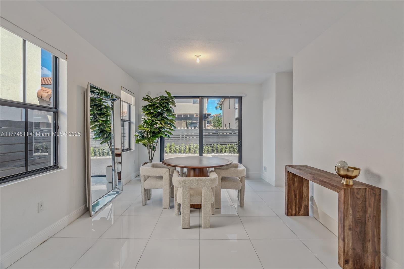 Listing Photo 8